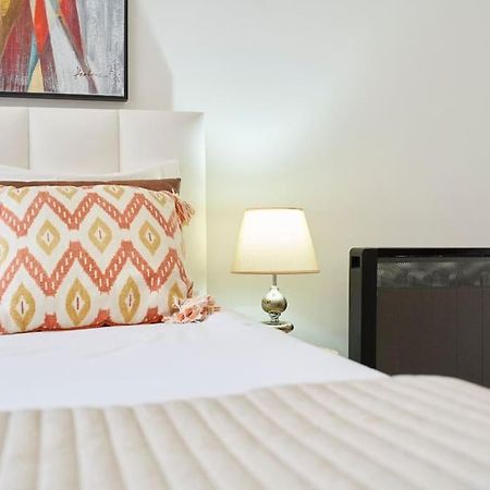 So Simply Ribeira Apartment Porto Luaran gambar