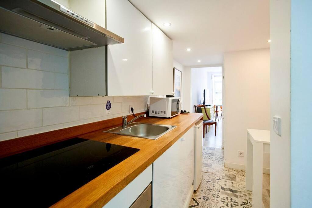 So Simply Ribeira Apartment Porto Luaran gambar