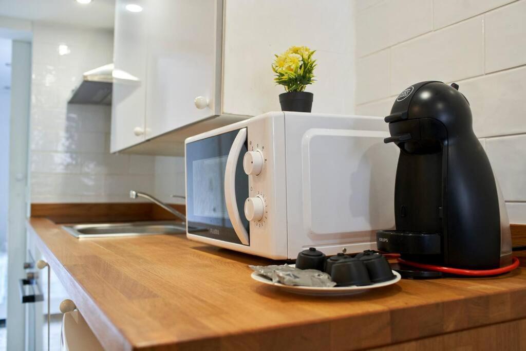 So Simply Ribeira Apartment Porto Luaran gambar
