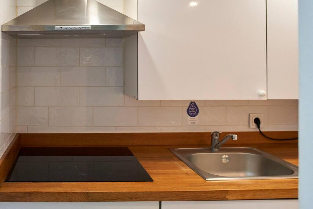 So Simply Ribeira Apartment Porto Luaran gambar