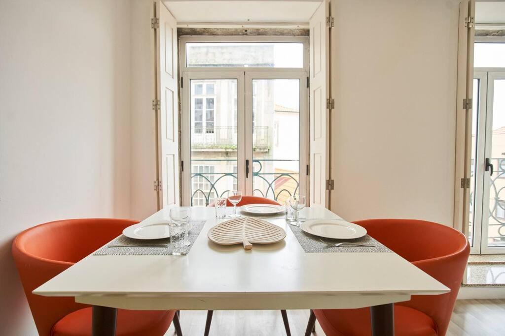 So Simply Ribeira Apartment Porto Luaran gambar