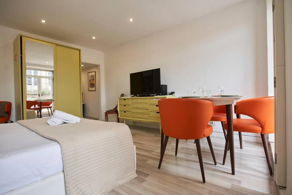 So Simply Ribeira Apartment Porto Luaran gambar