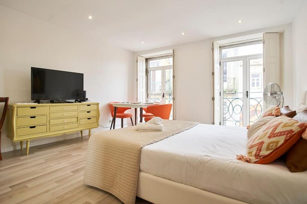 So Simply Ribeira Apartment Porto Luaran gambar