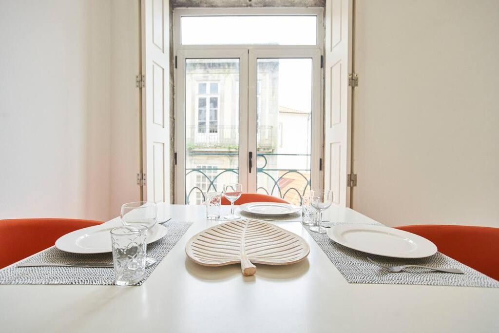So Simply Ribeira Apartment Porto Luaran gambar
