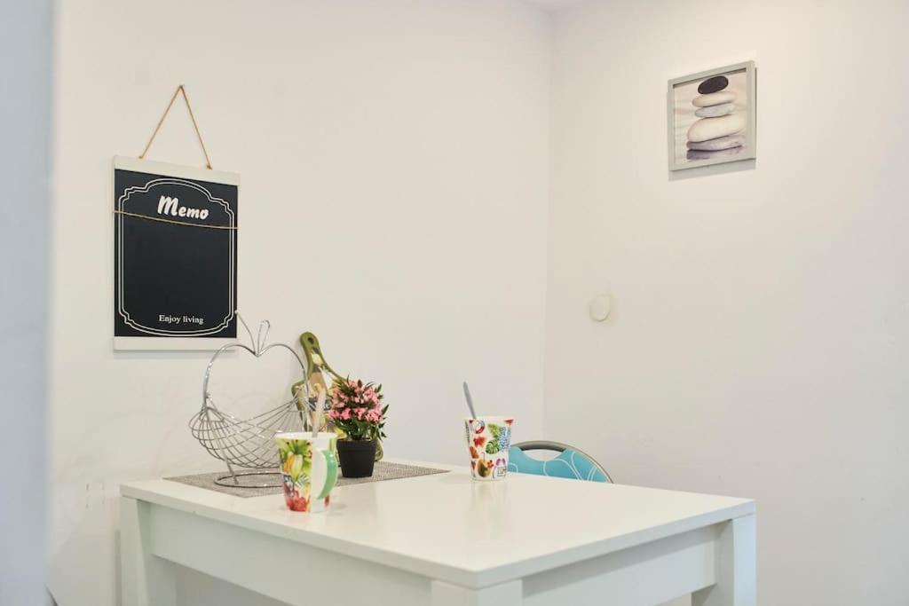 So Simply Ribeira Apartment Porto Luaran gambar