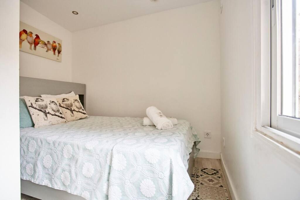 So Simply Ribeira Apartment Porto Luaran gambar