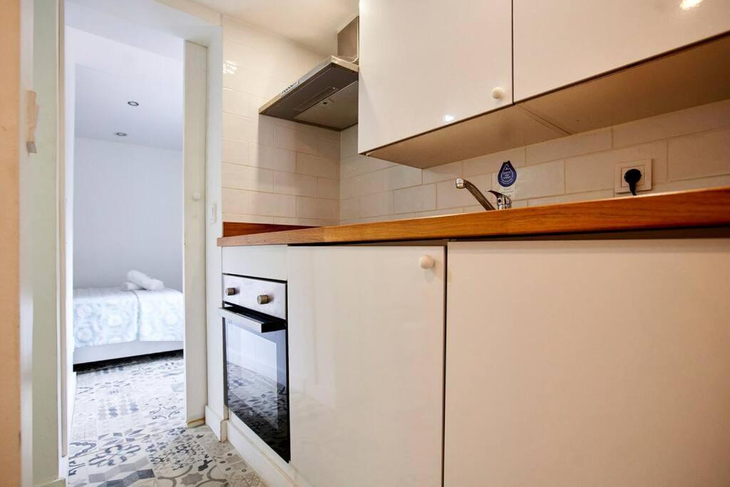 So Simply Ribeira Apartment Porto Luaran gambar