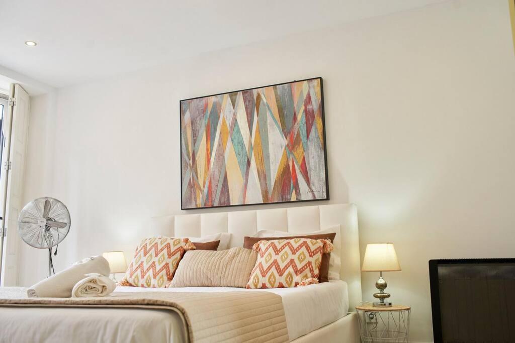So Simply Ribeira Apartment Porto Luaran gambar