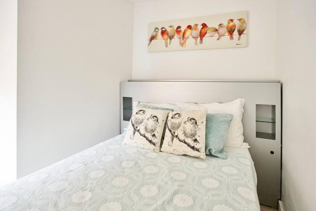 So Simply Ribeira Apartment Porto Luaran gambar