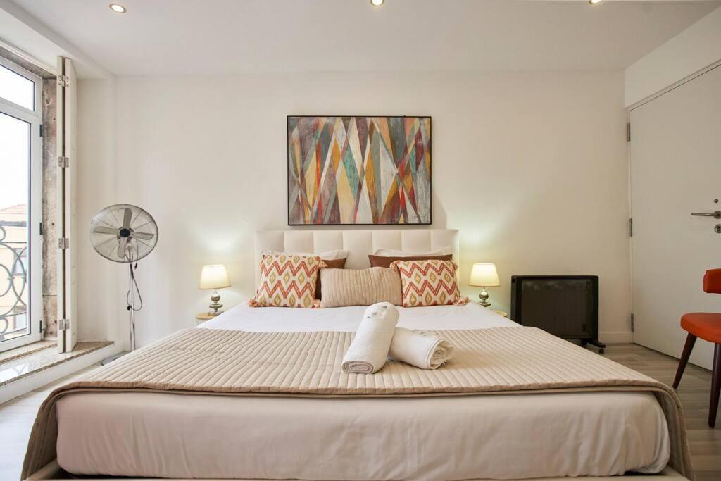 So Simply Ribeira Apartment Porto Luaran gambar